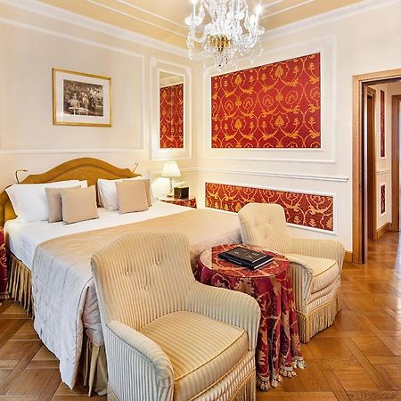 Baglioni Hotel Carlton - The Leading Hotels Of The World Милано Екстериор снимка