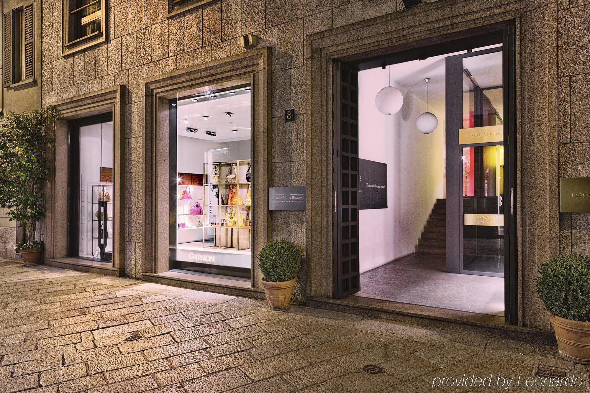 Baglioni Hotel Carlton - The Leading Hotels Of The World Милано Екстериор снимка