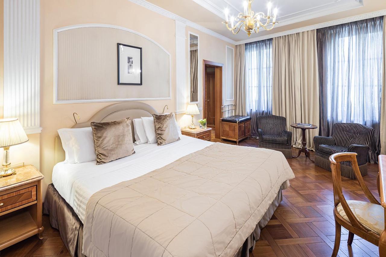 Baglioni Hotel Carlton - The Leading Hotels Of The World Милано Екстериор снимка